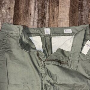 GAP Sage Green Casual Trousers girlfriend khaki. Size 14 New with Tags